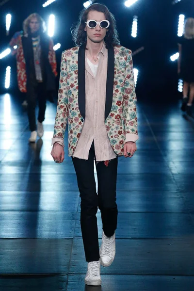 Look 7